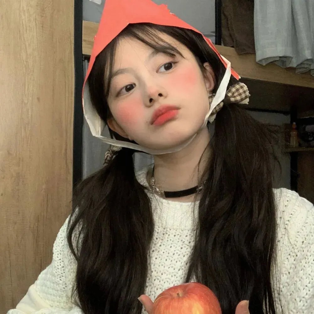 被偷听心声后,豪门全家追着我宠